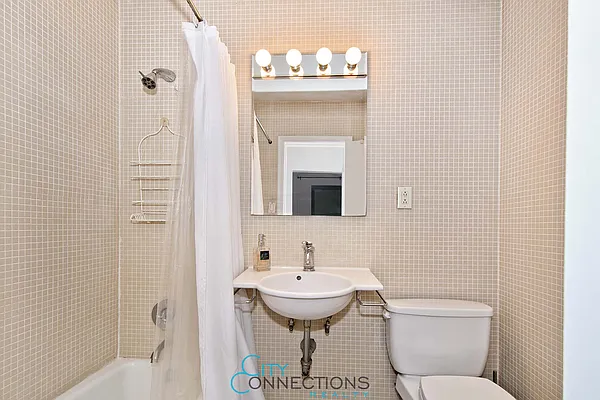 Rented by City Connections Realty | media 8