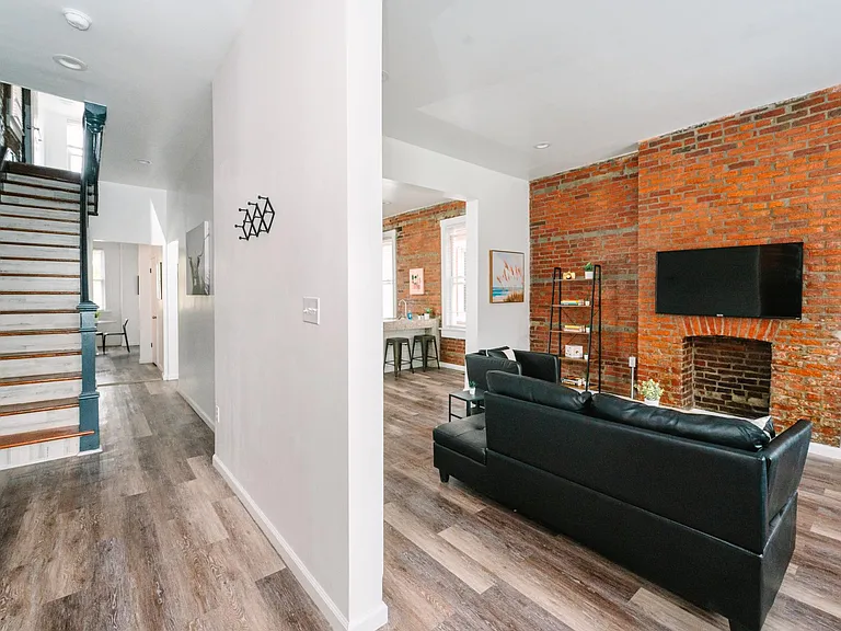 3204 Niagara St — Photo 8
