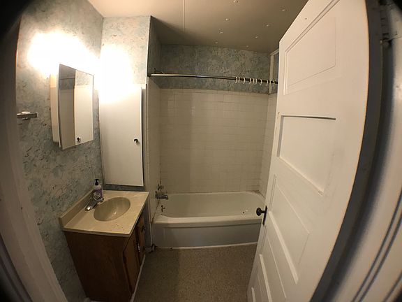 5th image of 810 S University St #14318553