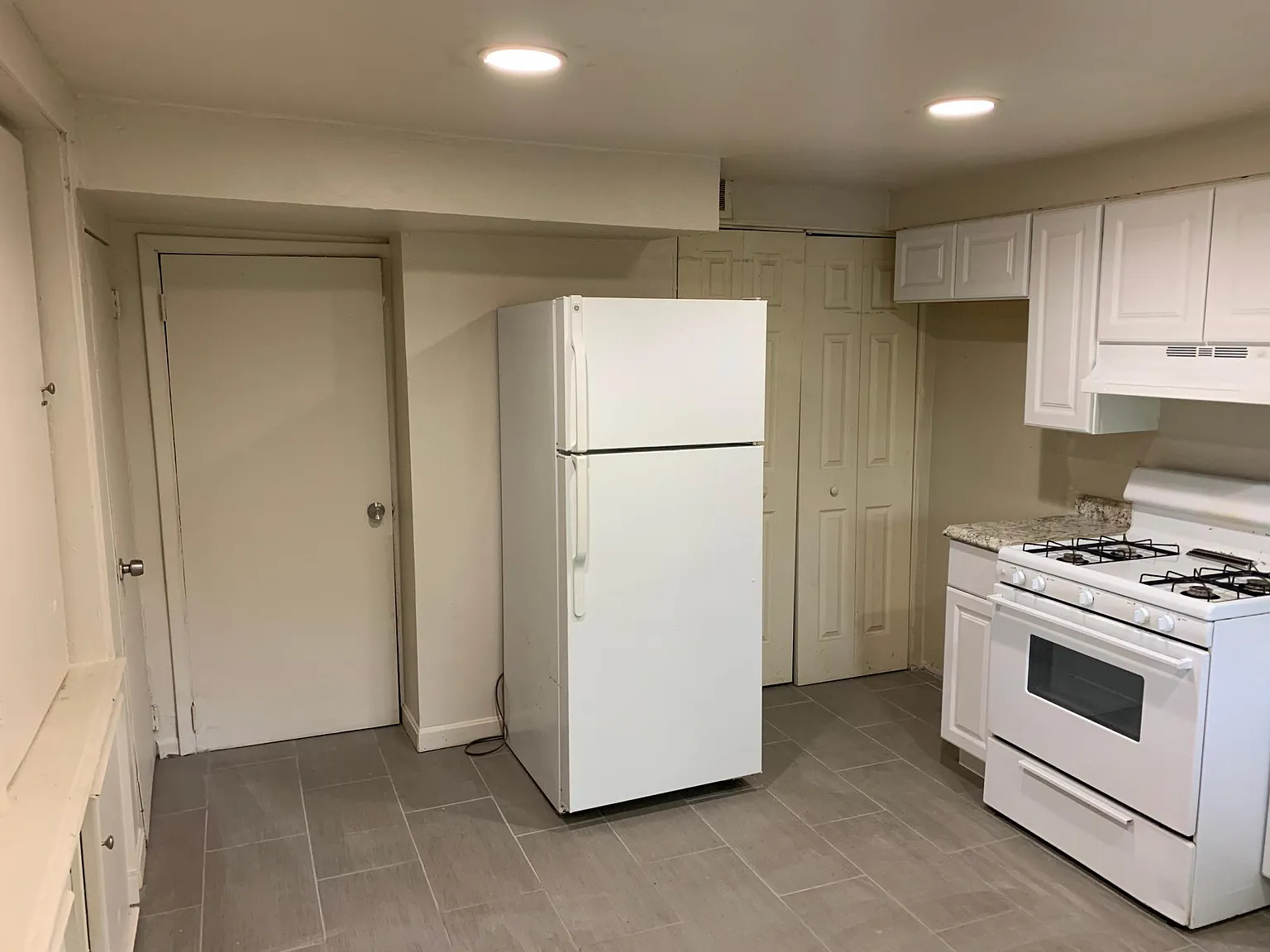 260 Watson Blvd — Photo 3