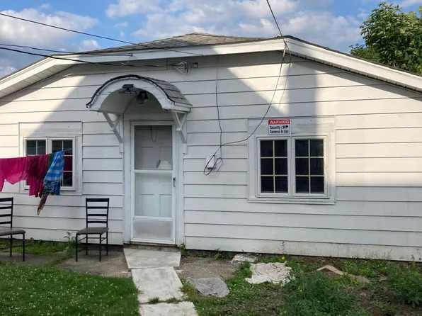 41 Pine Ridge Rd, Buffalo, NY 14211