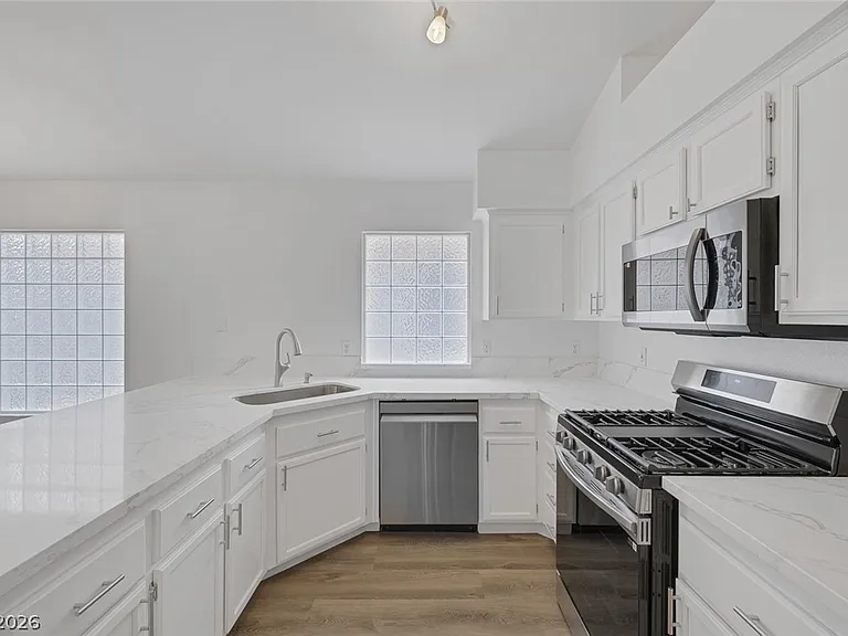 8249 Peaceful Canyon Dr — Photo 8