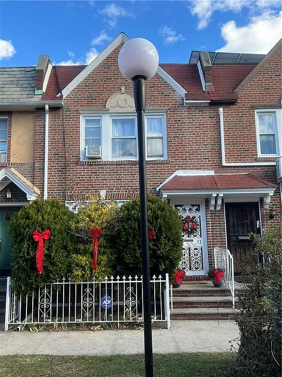 11 Miami Ct photo 1