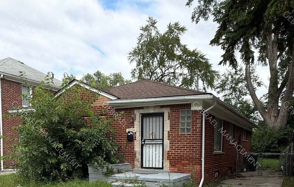 18234 Lesure St — Photo 1