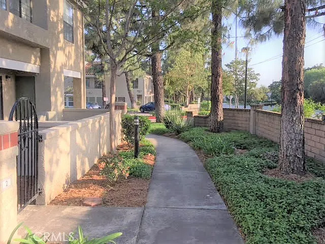 8167 Vineyard Ave — Photo 2