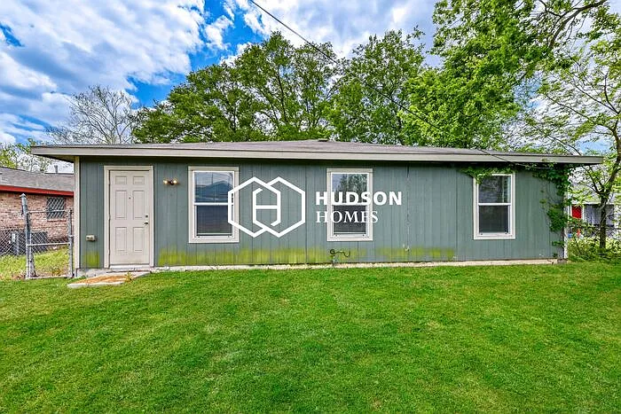2722 Stallings Dr — Photo 11