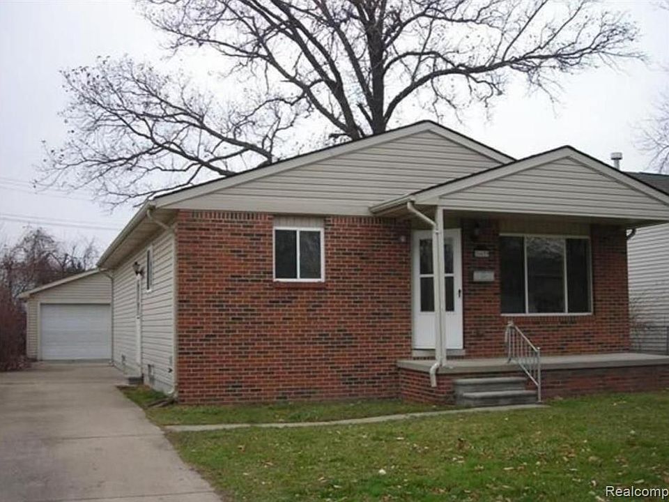 1st image of 26639 Groveland St