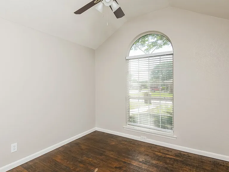 5900 Ravenya St — Photo 14