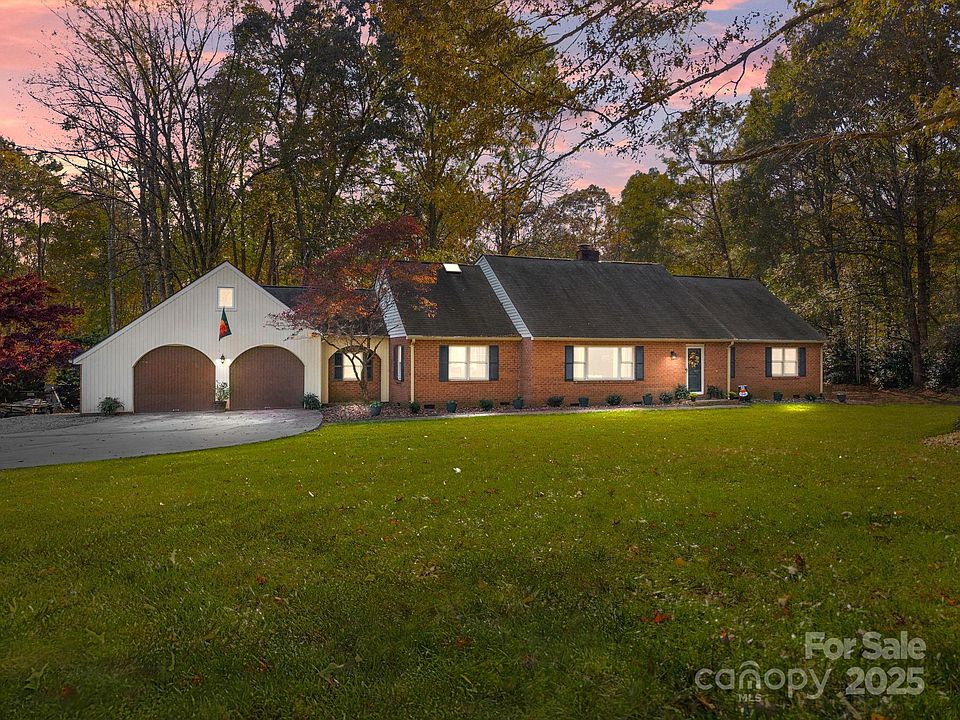 1st image of 540 Roger Dr