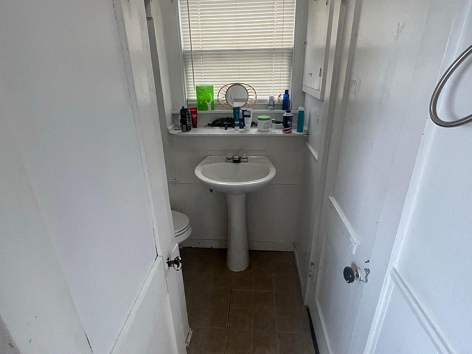 1st image of 609 W Nettie Ave #B