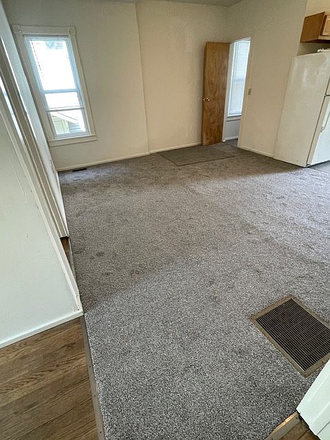 Living room (looking North)