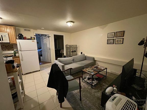 5th image of 1013 Saint Paul St