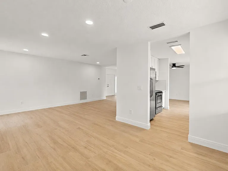 1313 Pinetta Cir — Photo 6