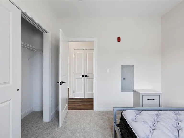 314 S State St — Photo 10