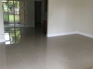 1967 SW 70th Way, Pompano Beach, FL 33068