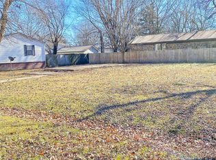 320 W Maple St, Stilwell, OK 74960