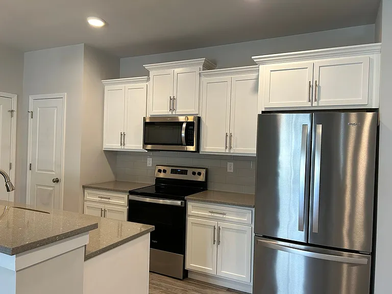708 Creek Ln — Photo 6