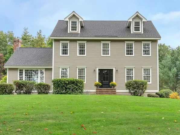 92 Overlook Dr, Groton, MA 01450
