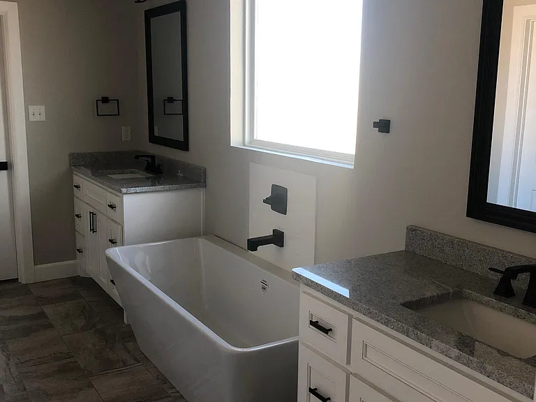 1742 Sina Ave — Photo 8
