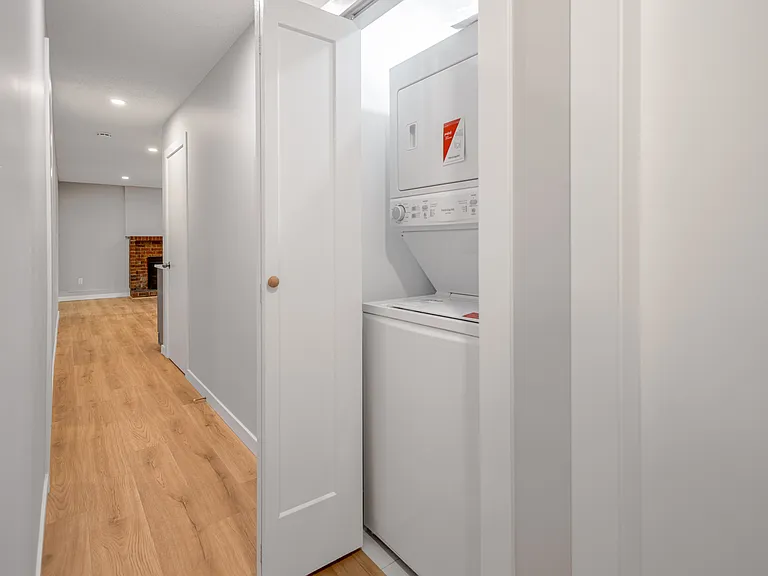 2555 Tuohey Ave — Photo 3