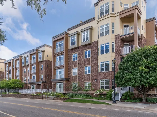 2405 39th Ave NE Unit 203, Saint Anthony, MN 55421