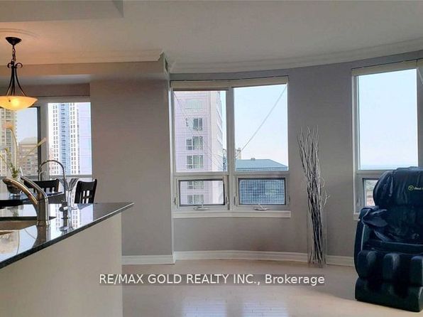 350 Princess Royal Dr #1603, Mississauga, ON L5B 4N1