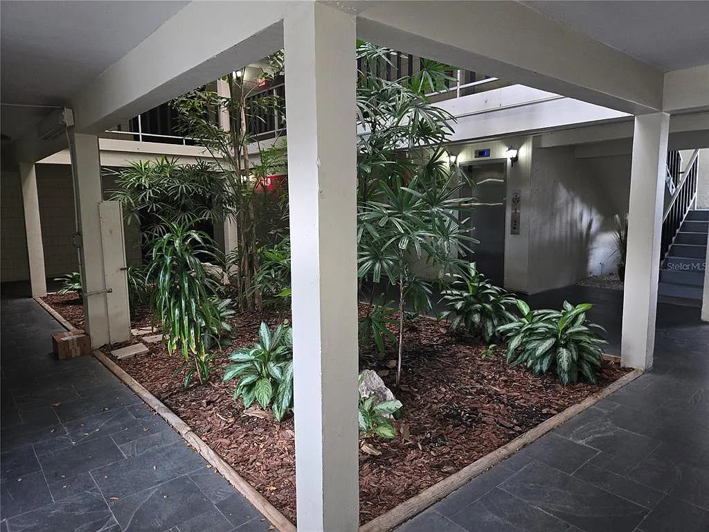 2 bed, 2.0 bath, 875 sqft, $2,200 — Photo 4