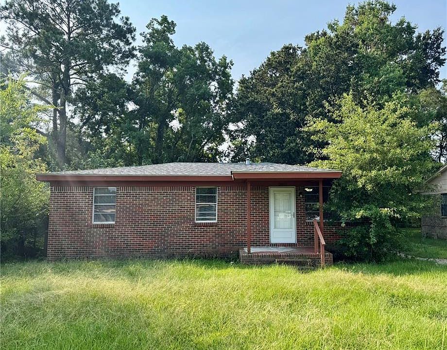 1st image of 2805 Harper Ave