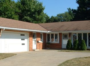 19081 Story Rd, Rocky River, OH 44116