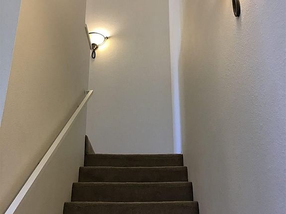 2nd image of 999 Porter Ave APT 17