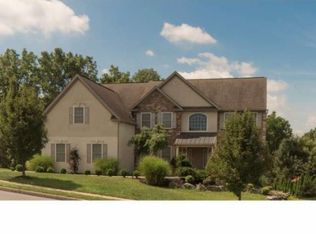 4 Sawgrass Dr, Reading, PA 19606