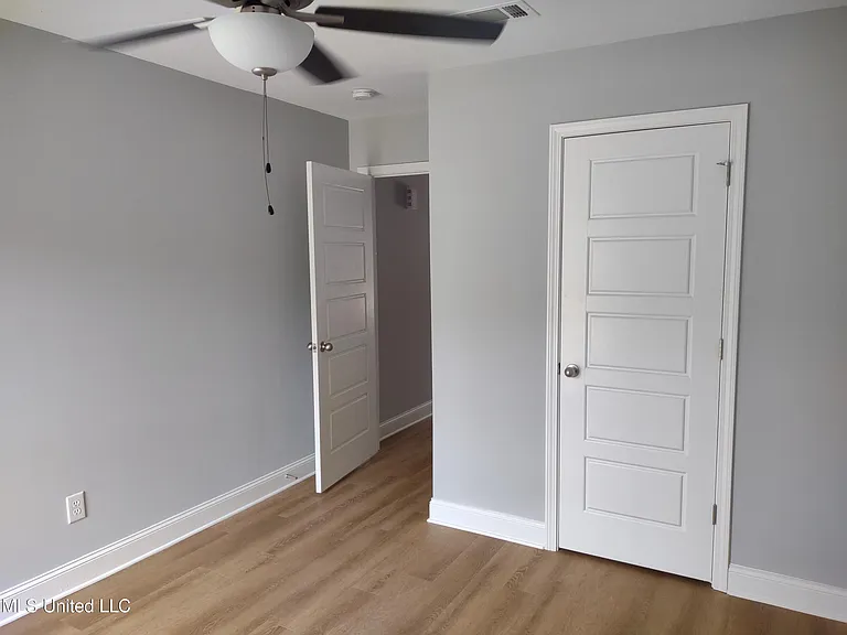 599 Westfield Dr — Photo 8