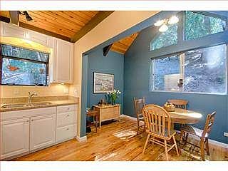 4th image of 2568 Redwood Dr
