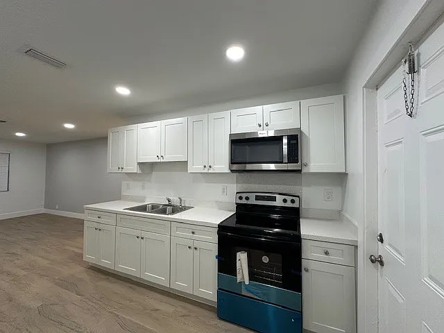 2 bed, 950 sqft, $2,495 — Photo 2