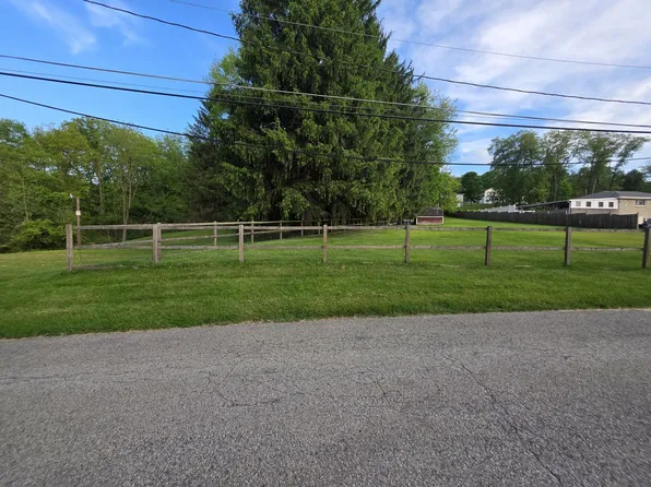 20 Jupiter St, Cecil, PA 15321
