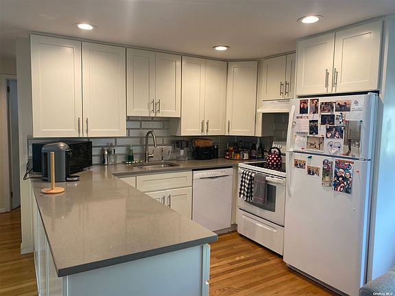 2nd image of 22 Wakefield Ave