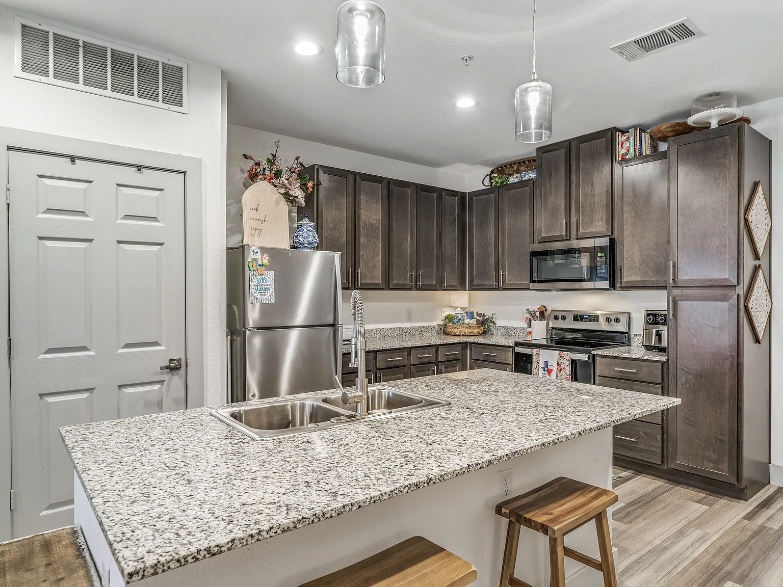 Burnett Trail Apartments — Photo 2
