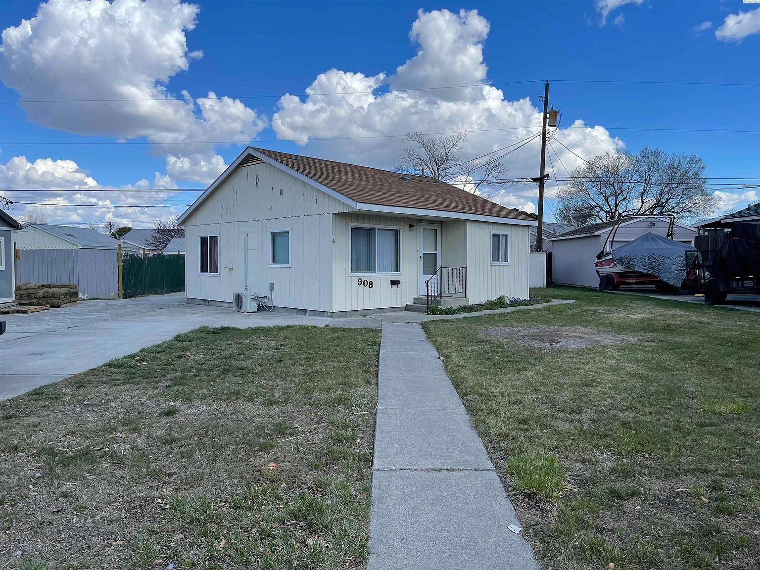 908 Wright Ave photo 1