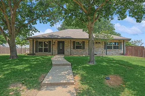 218 Raintree Dr Photo 1