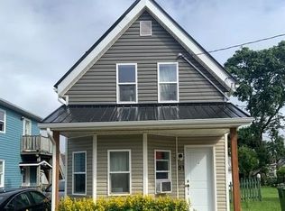 51 Douglas St, Charlottetown, PE C1A 2J4