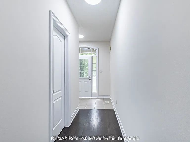 27 Lady Evelyn Cres — Photo 7