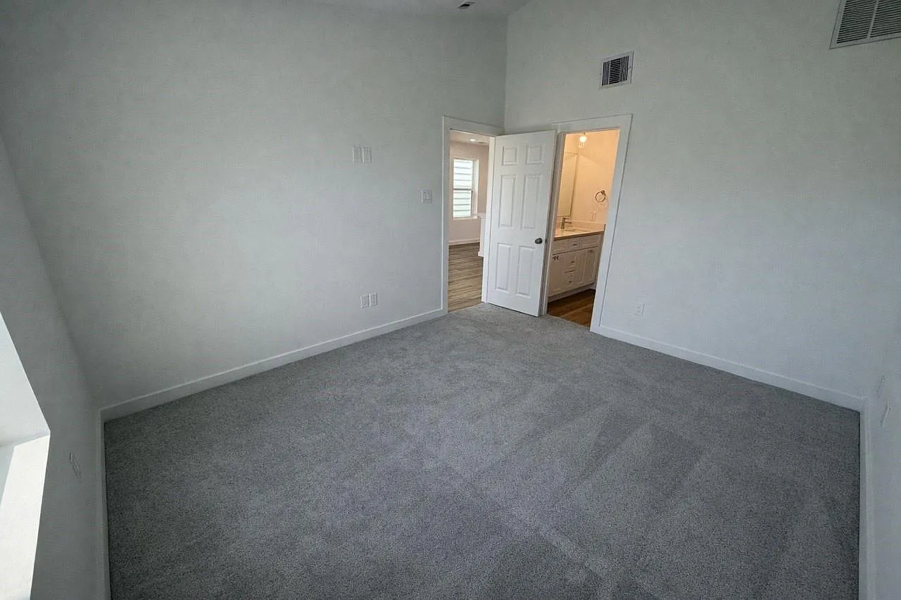 3 bed, 2.5 bath, 1375 sqft, $1,750 — Photo 4