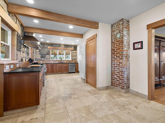 4th image of 61900 Anker Ln
