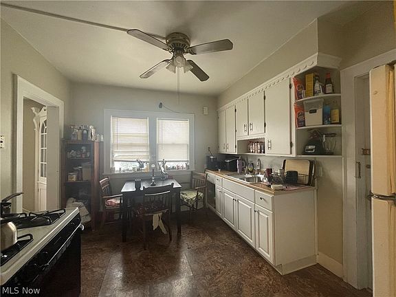 5th image of 3659 Chelton Rd