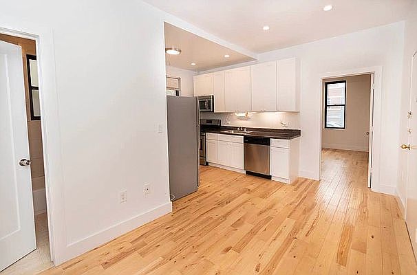 1st image of 4722 46th St APT 1