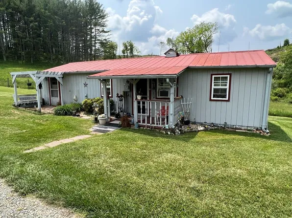 7388 Grayson Pkwy, Galax, VA 24333