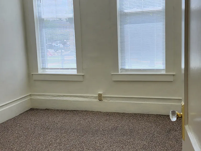 Front bedroom #1