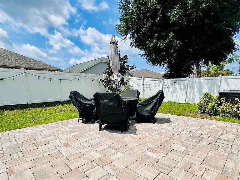 24900 Oakhaven Ct — Photo 37