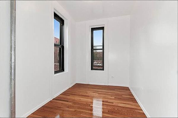 2nd image of 322 W 11th St #25
