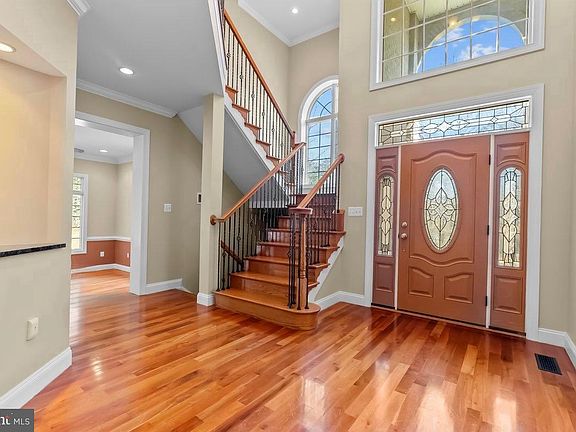 3rd image of 270 Sotheby Ct